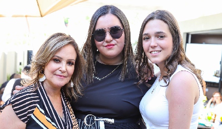  Ingrid Pérez, Martita Delgado y Cynthia De Luna.