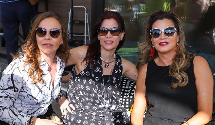  Lourdes Amador, Susana Jonguitud y Bertha Barragán.