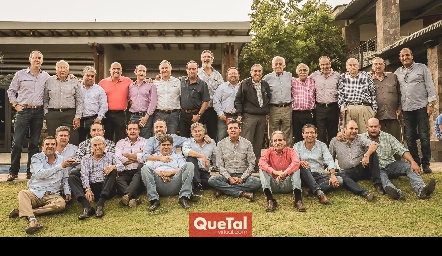  Los plebeyos junto a sus papás.