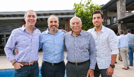  Los Navarro: Güero, Alejandro, Rafael y Alejandro.