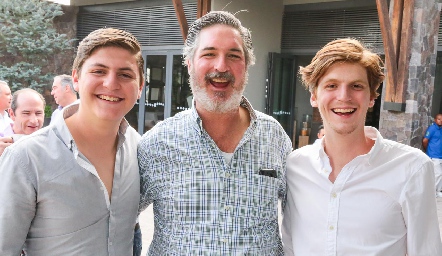  Los Bárcena:  Diego, Andrés y Andrés.