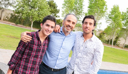  Julio Córdova, Alejandro y Alejandro Navarro.