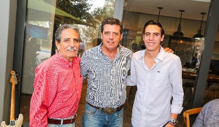  Los Malo, 3 Generaciones de Carlos.