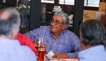  Gilberto Galván.