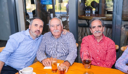  Alejandro Navarro, Rafael Navarro y Carlos Malo.