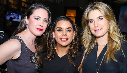  Mónica, Maribel Torres y Lorena Ibarra.