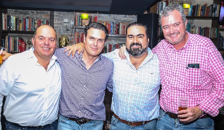  César Morales, Güicho Fernández, Juan José Leos y Juan Hernández.