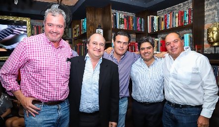  Juan Hernández, Alejandro Cambeses, Güicho Fernández, Paco Leos y César Morales.