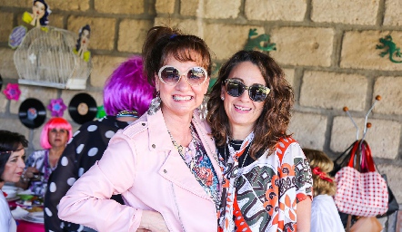  Brenda Álvarez y Gloria Martínez.