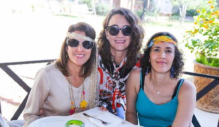  Mónica Ayala, Gloria Martínez y Gaby Abud.