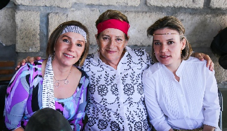  Beatriz Lavín, Laura Faz y Laura Monsech.