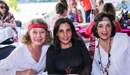 Patsy Harris, Gaby Chevaile y Cuca Díaz Infante.