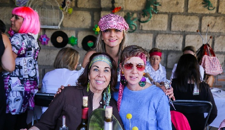  Lourdes Alcalde, Claudia Barba y Ana Hunter.