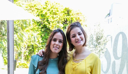  Claudia Antunes y Paulina Dibildox.