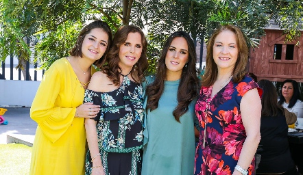  Paulina Dibildox, Claudia Castro, Claudia Antunes y Rocío Gómez.