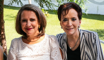  Carmelita y Lucía Dibildox.