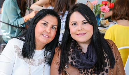 Perla Martínez y Carla Leal Martínez.