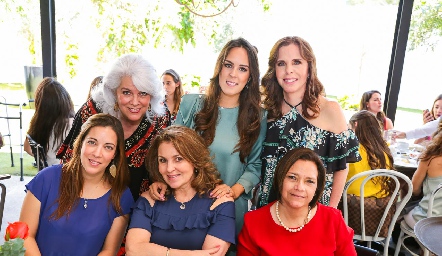  Lupita Martínez Lavín, Claudia Antunes, Claudia Castro, María Quiroz, Lu Von Der Meden y Ana Rangel.