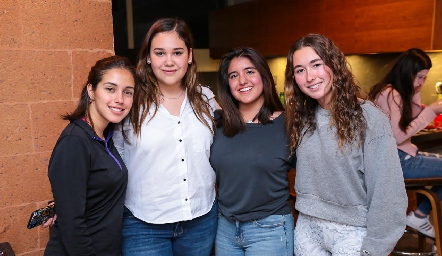  Vale Navarro, Mishelle Compeán, Fer Reyes y Sofi Vallejo.