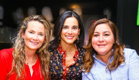  Karina Vita, Anilú Enríquez y Deyi Cázares.