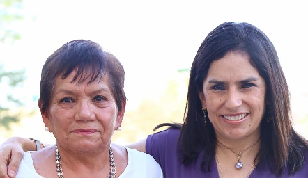  Juanita y Lupita Quibrera.
