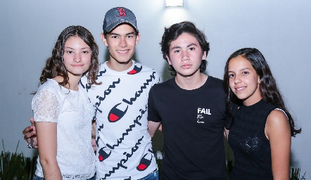  Daniela Humara, Javier Treviño, Iñaki González y Ximena Delsol.