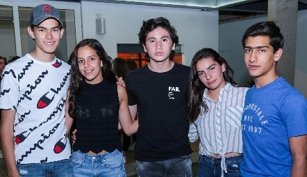  Javier Treviño, María José García, Iñaki González, Ximena Delsol y José Julián Medlich.