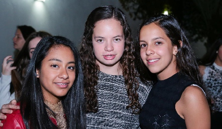  Ana Sofía Martínez, Alejandra Martins y Ximena Delsol.