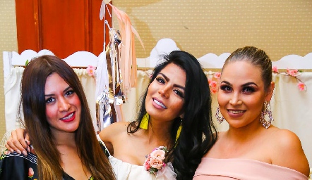  Jes Álvarez, Ilse Álvarez y Jocelyn Arredondo.