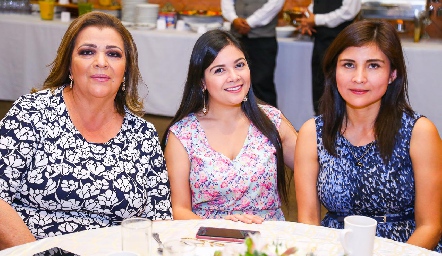  Conchita Portales, Leslie Anguiano y Gabriela Hernández.