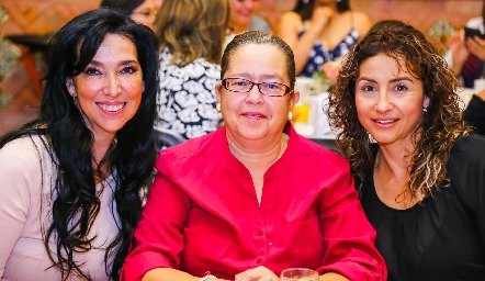  Gloria Roldán, Patricia Roldán y Mónica Alfaro.
