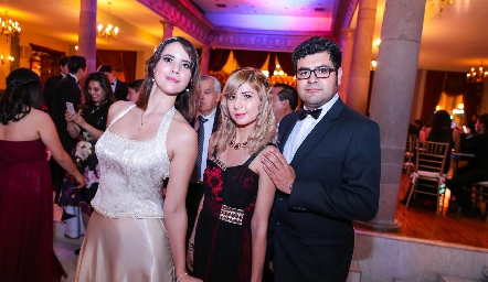  Gabriela Martínez, Lucía Hernández y Francisco Javier Maza.