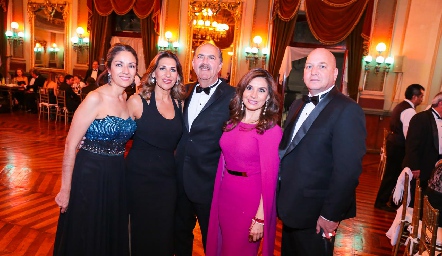  Patricia Arriaga, Mónica Celis, José María Romero, Claudia Revilla y Adrián Ruzzo.