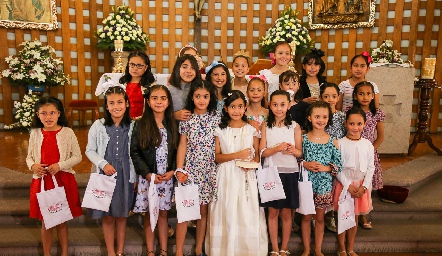  Ana Cris con sus mejores amigas.