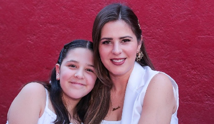  Melissa Cancino y Lourdes Robles.
