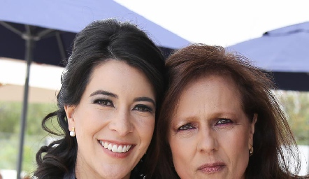  Mireya Pérez y Martha Martínez.