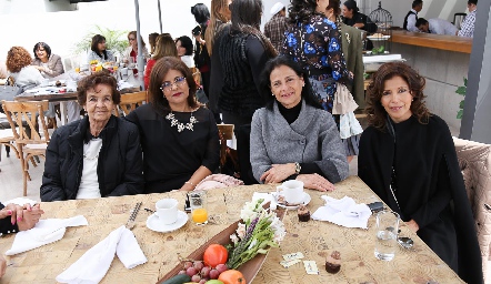 María Ruiz, Rocío Padilla, Leticia González Ruiz y Leticia González.
