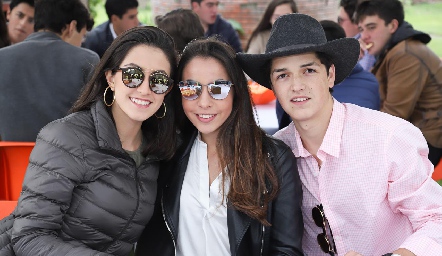  Ximena Nieto, Mariana Anaya y Oscar Vera.