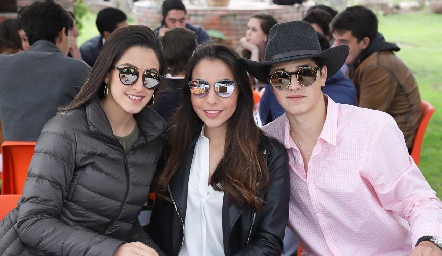  Ximena Nieto, Mariana Anaya y Oscar Vera.