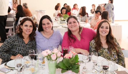  Fernanda Félix, Ana Isabel Rojas, Amalia Rojas y Laura Matienzo.