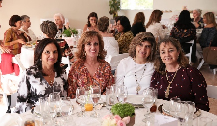  Charo de Ortuño, Yolanda de Aguillón, Berenice Barragán y Lorena González.