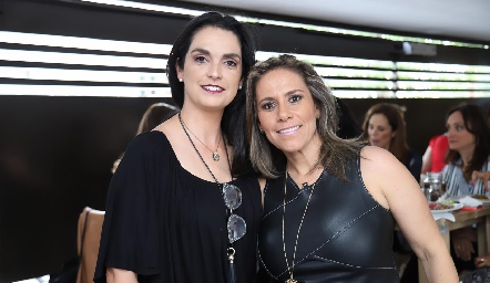  Maricel Gutiérrez y Michelle Zarur.