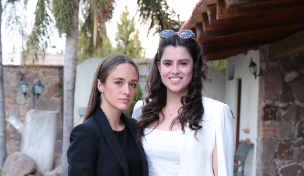  Daniela Zermeño y Cassandra Nava.