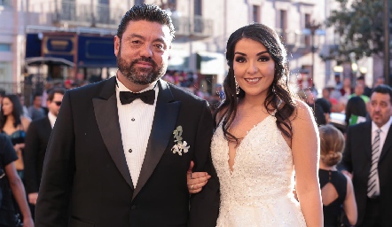  Alejandro Pérez con su hija Marisol.