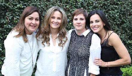  Deyanira Cázares, Karina Vita, Claudia Hinojosa y Anilú Enríquez.