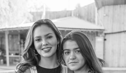  Renata Acevedo y Miranda Pizzuto.