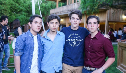  Amigos.
