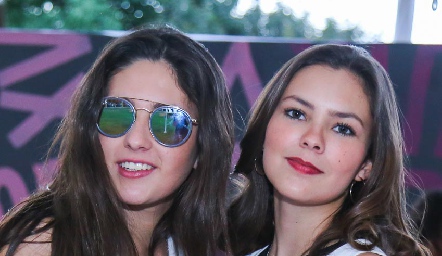  Regina Armendáriz y Renata Acevedo.