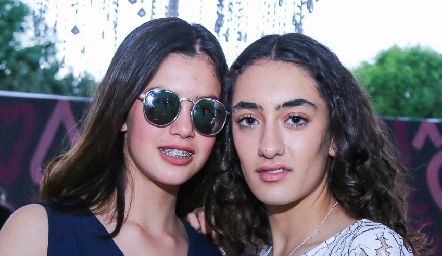  Ánika Lozano y Luciana Abud.