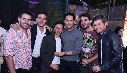  Javier Ramírez con sus amigos.